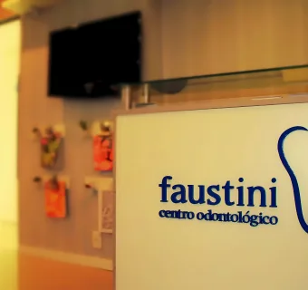 1 FOTO CLINICA MOBILE aparelho dentário