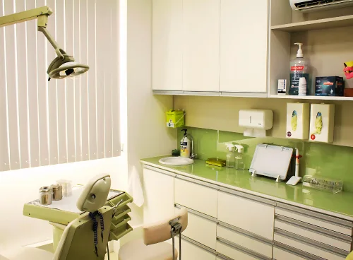 5 FOTO CLINICA desktop aparelho dentário